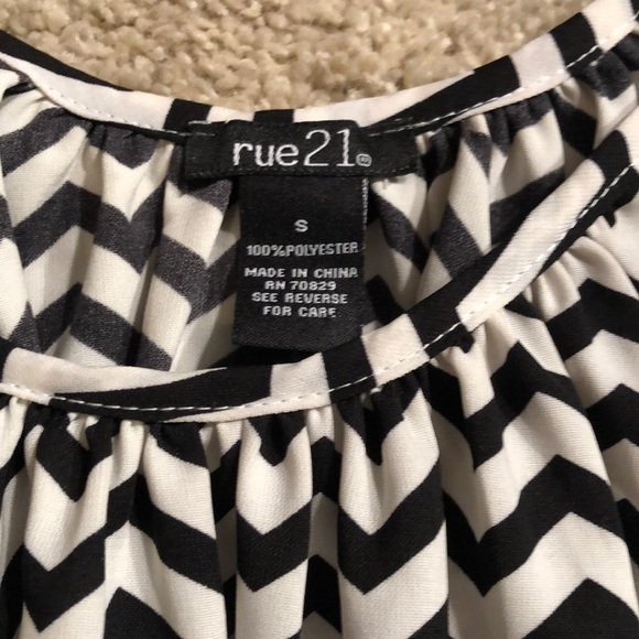 Top - Picture 2 of 2